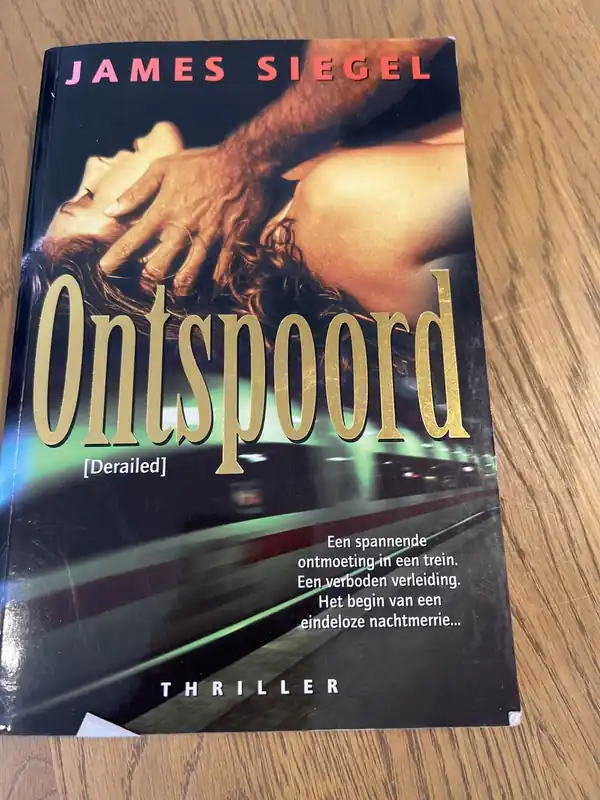 Ontspoord - Siegel James Direct Verzonden