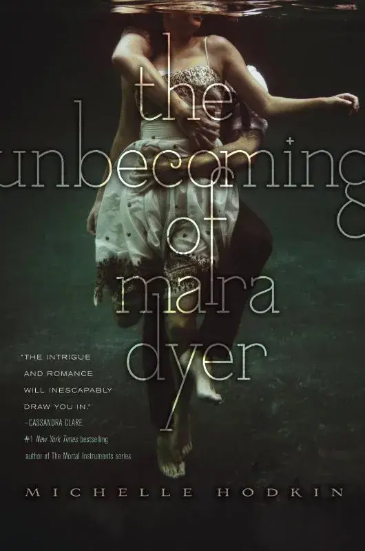 Superprijs The Unbecoming of Mara Dyer