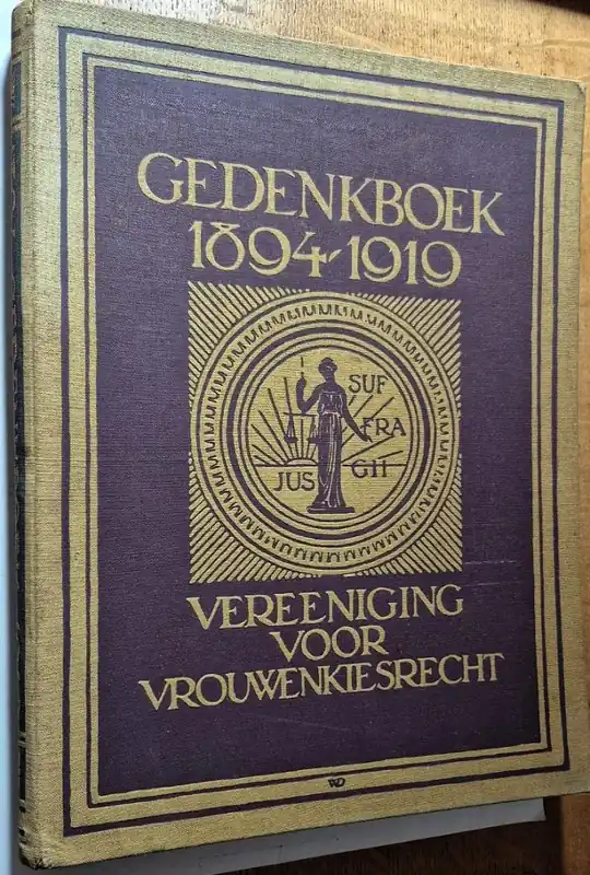 Koopje Gedenkboek bij het 25-jarig bestaan van de Vereeniging voor Vrouwenkiesrecht 1894-1919 - Vereeniging voor Vrouwenkiesrecht