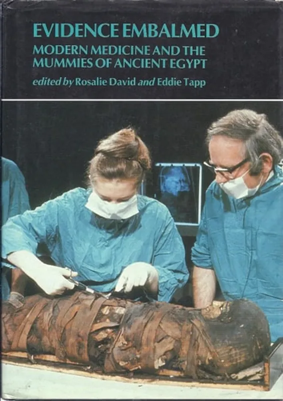 Koop Online Evidence embalmed - A. Rosalie David