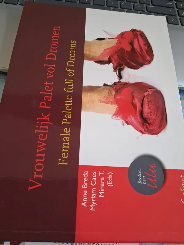 Vrouwelijk palet vol dromen - Anne Breda; Myriam Caes; Minara T. (Eds) Beste Prijs