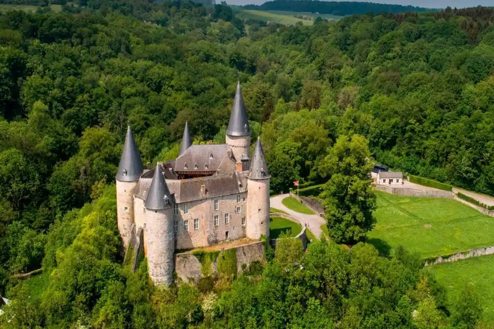 Koop Online Castles of Belgium - Vokaer, Marc (Editor), Count Joseph de Bochgrave d'Altena